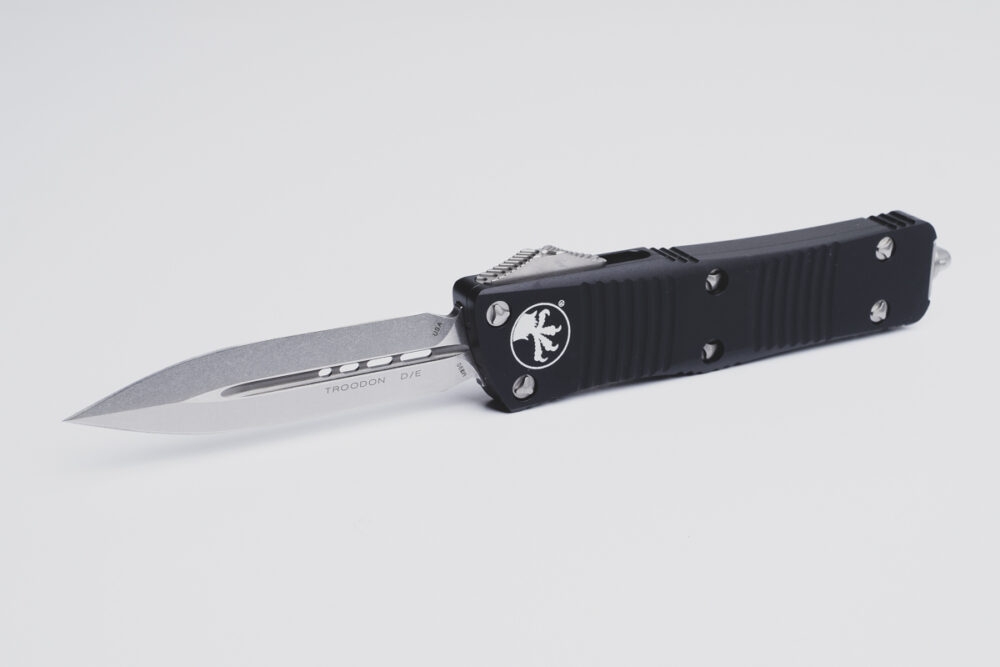 Microtech Troodon D/E Standard, Black Handle, Out The Front Knife