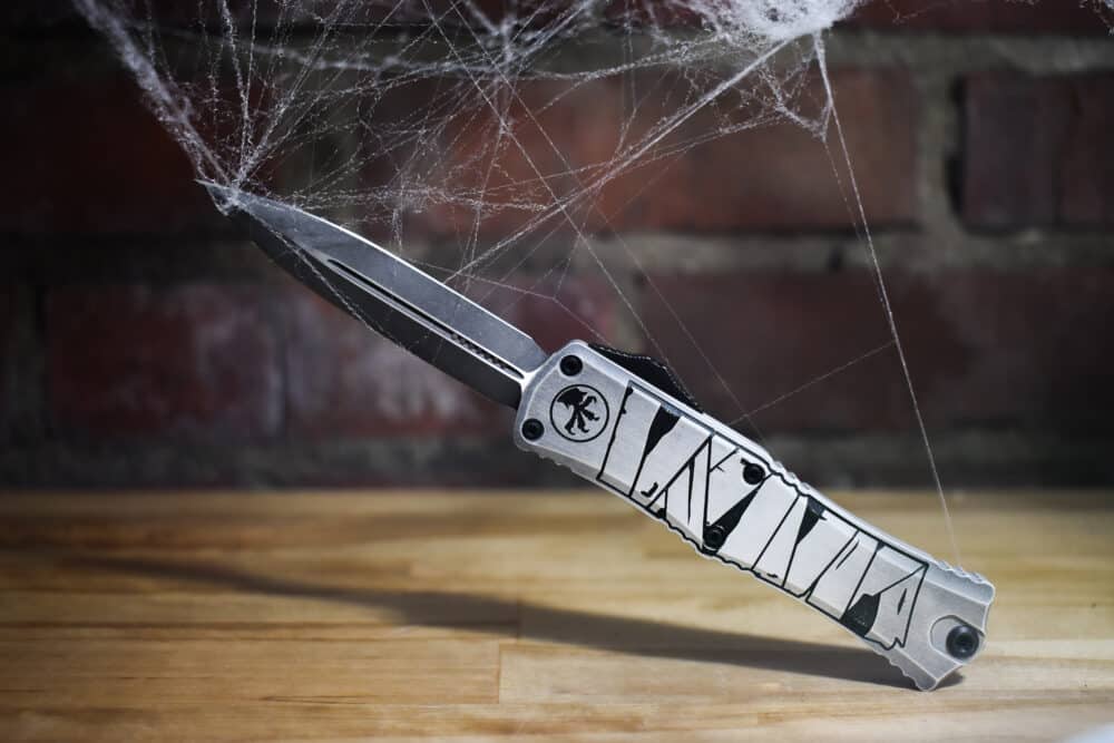 Microtech, Hera II Mini Signature Series Out-the-Front Knife, Automatic Mummy Wrap Halloween 2024 (1702M-1 HWMYS)