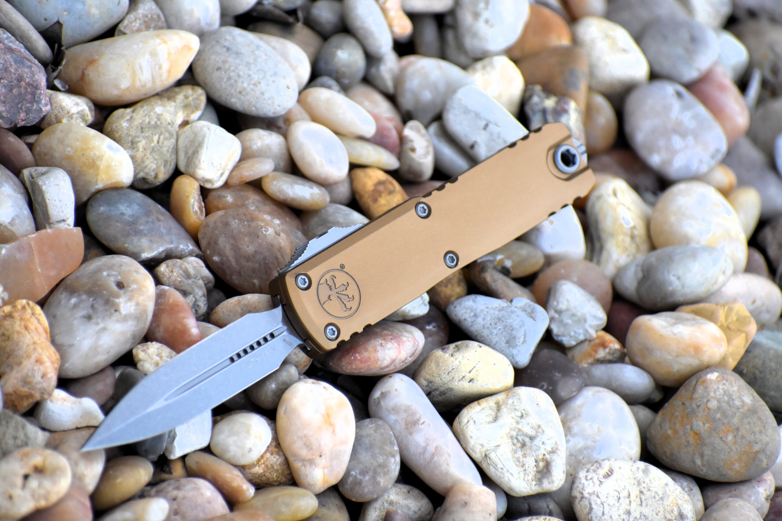 Microtech, UTX-85 GenIV, OTF, Tan (12324-10APTA) - Image 2