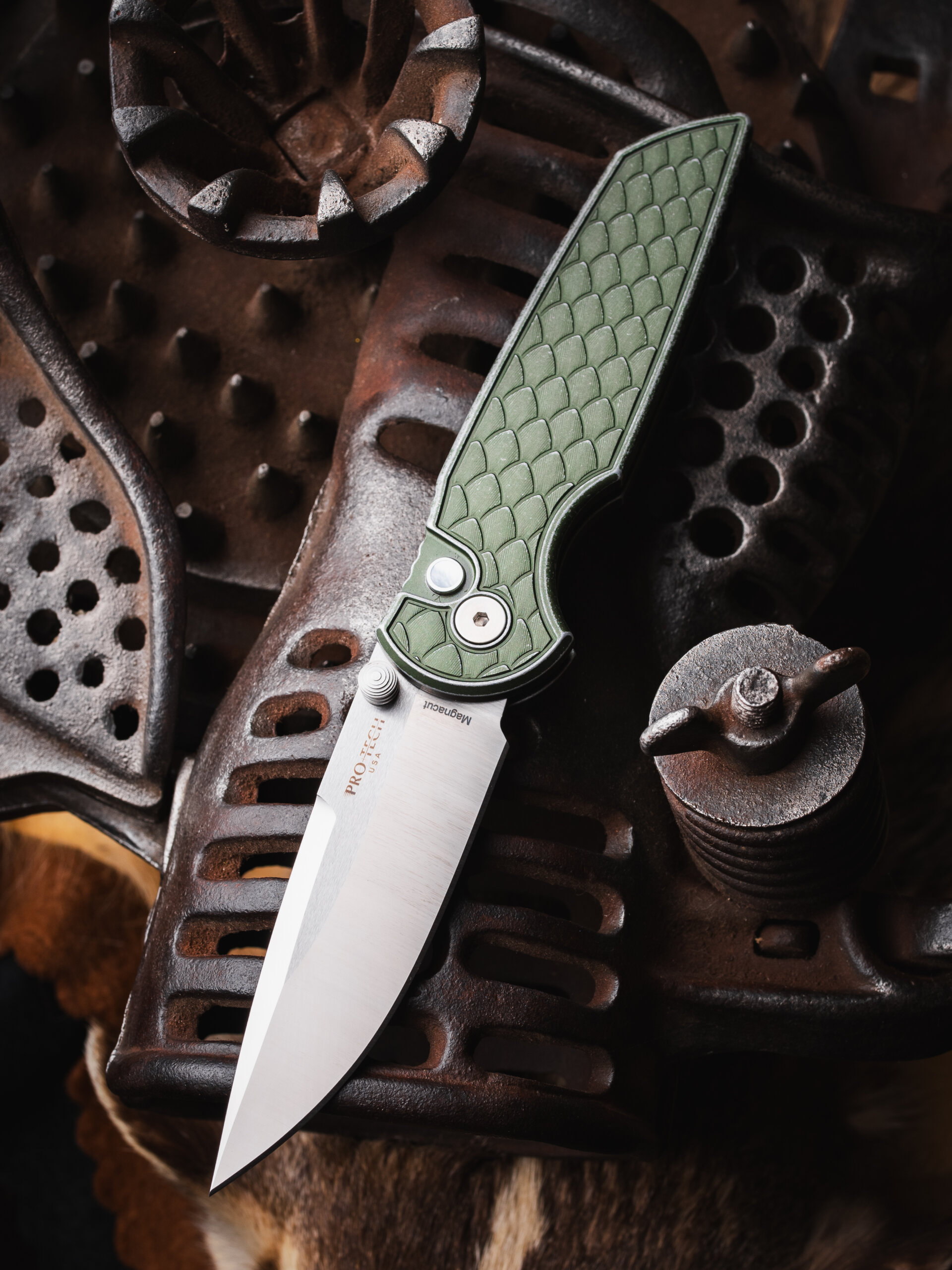 Pro-Tech Knives, TR-3 Integrity, Button Lock Knife, Battleworn Reptile Green (INT1105-BW REPTILE GREEN) - Image 3