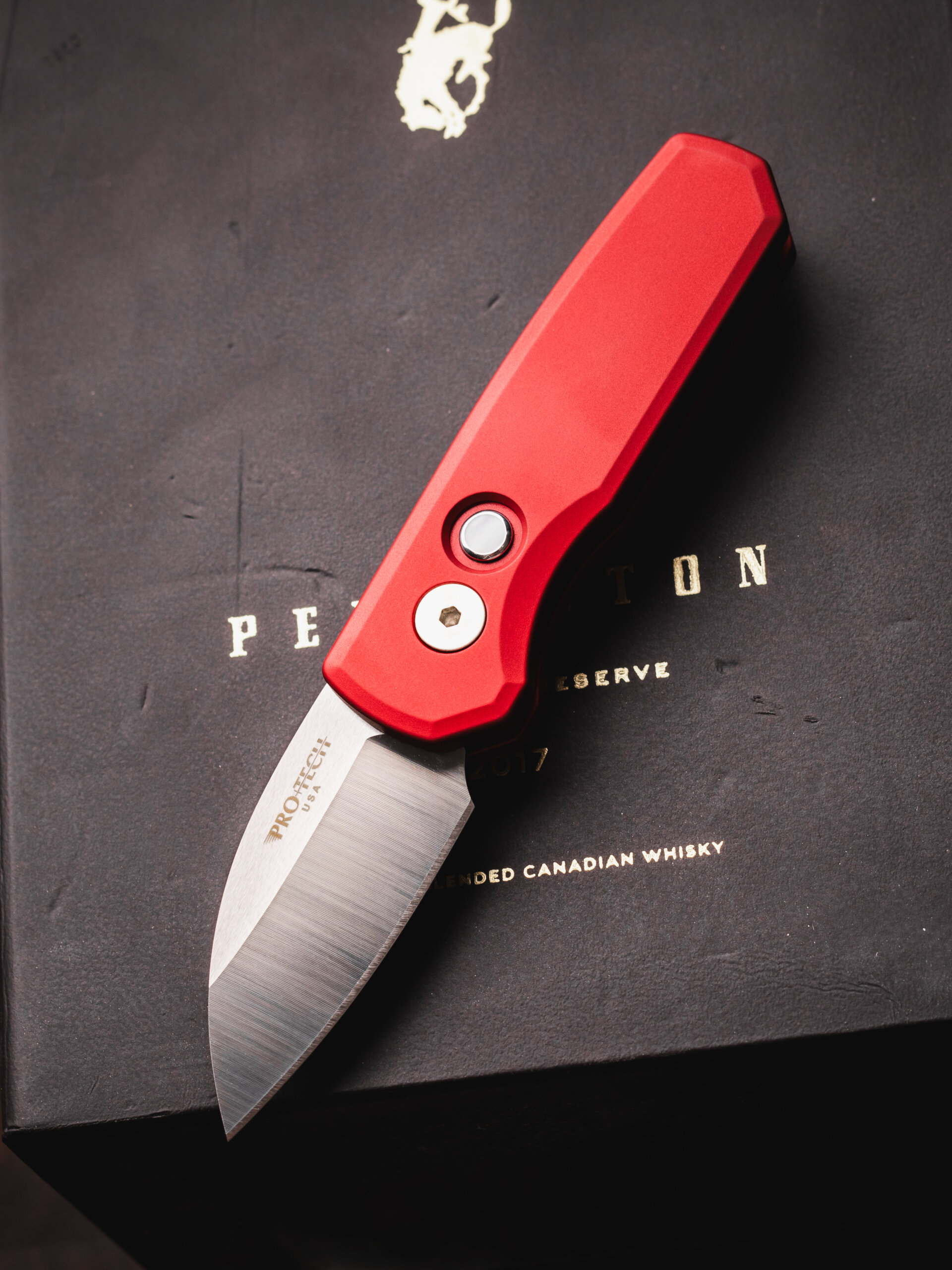 https://cityarsenal.com/product/pro-tech-knives-runt-5-wharncliffe-automatic-knife-red-aluminum-r5300-ltd-red/