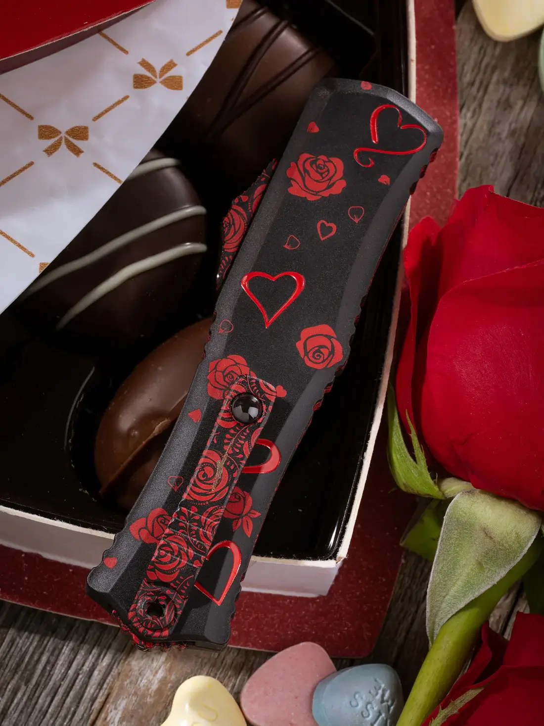 Microtech Hera II Valentine's D/E Signature Series (1702M-1VN) - Image 2